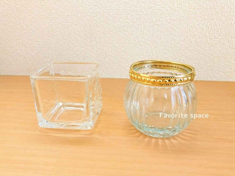 セリアの小さめなガラスの花瓶の画像